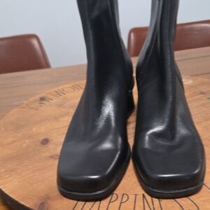 Elegant Black Women's Boots